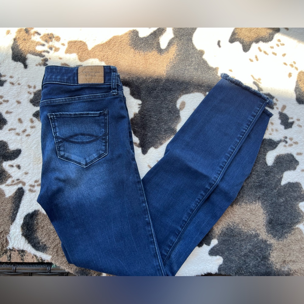 Abercrombie and fitch jeans size 2R